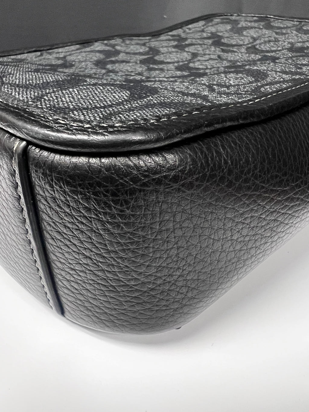 Coach Sullivan Pack in Signature Canvas Pre-Owned
