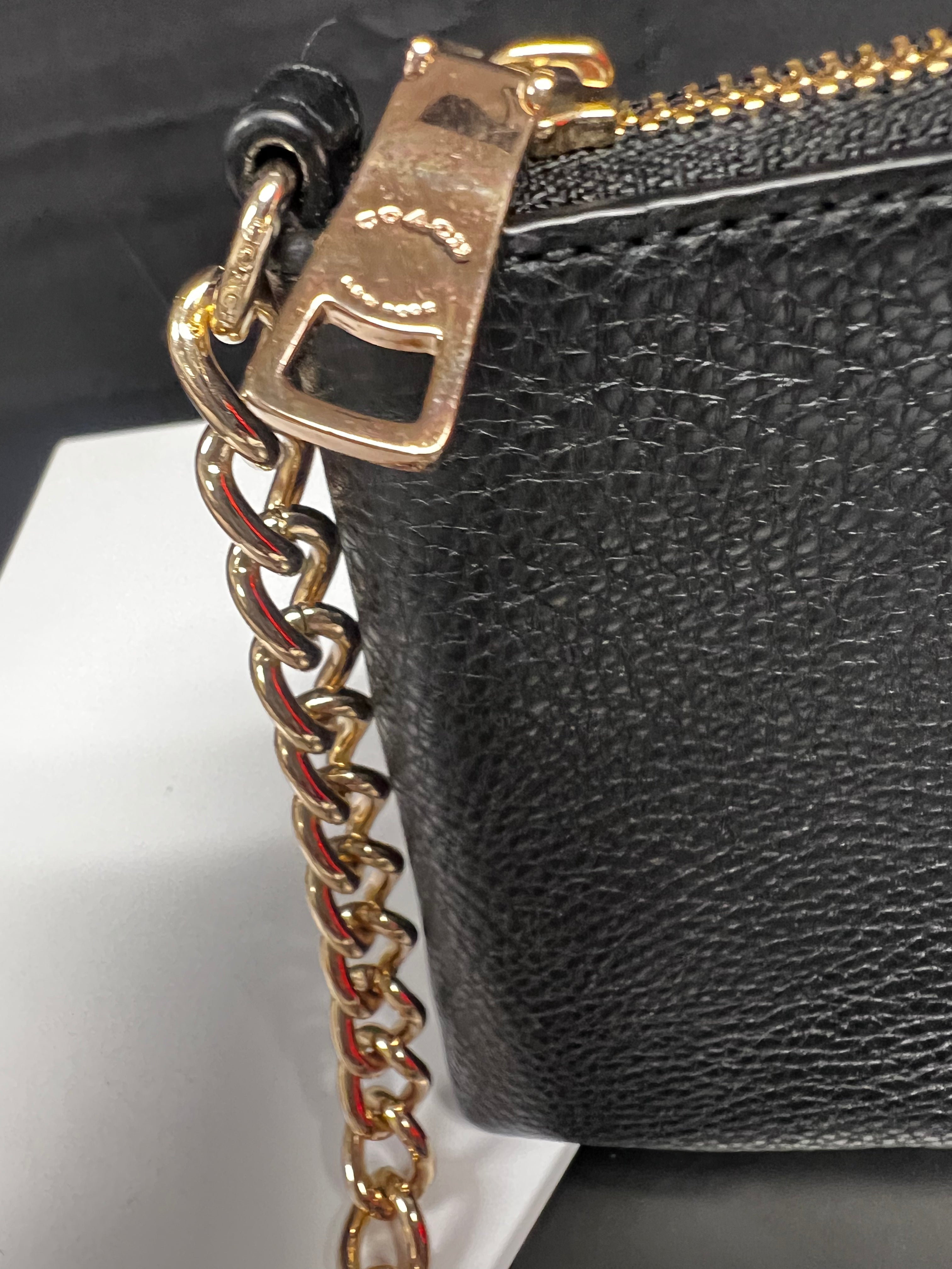 Coach Pebbled Leather Quinn Crossbody Bag (Pre-Owned)