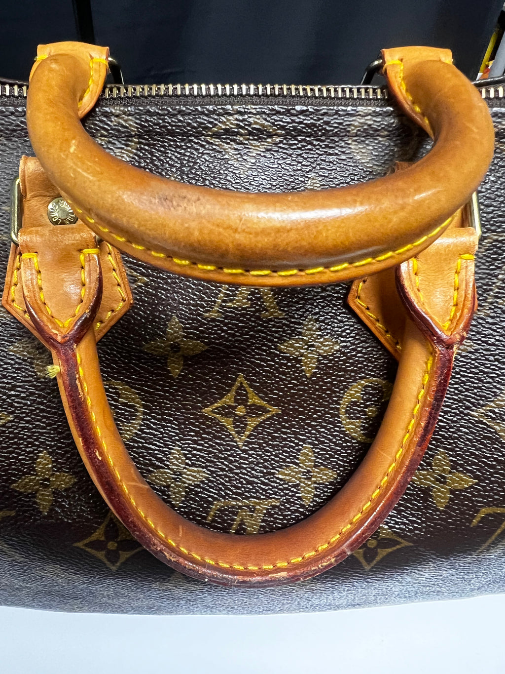 (1990) Louis Vuitton Speedy 25 in Classic Monogram