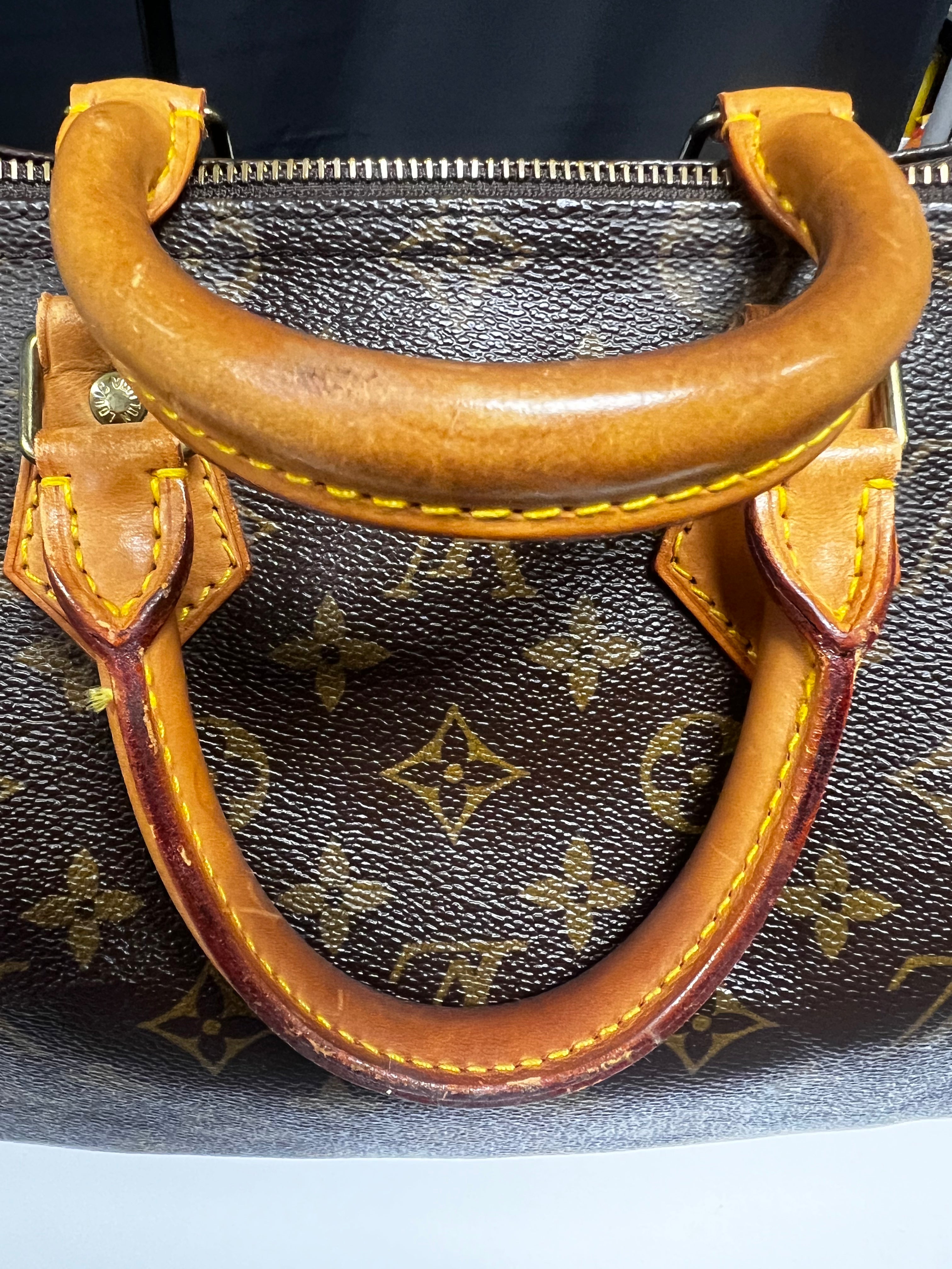 (1990) Louis Vuitton Speedy 25 in Classic Monogram