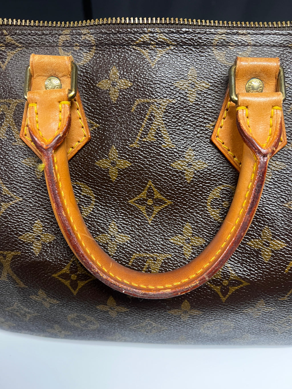 (1990) Louis Vuitton Speedy 25 in Classic Monogram