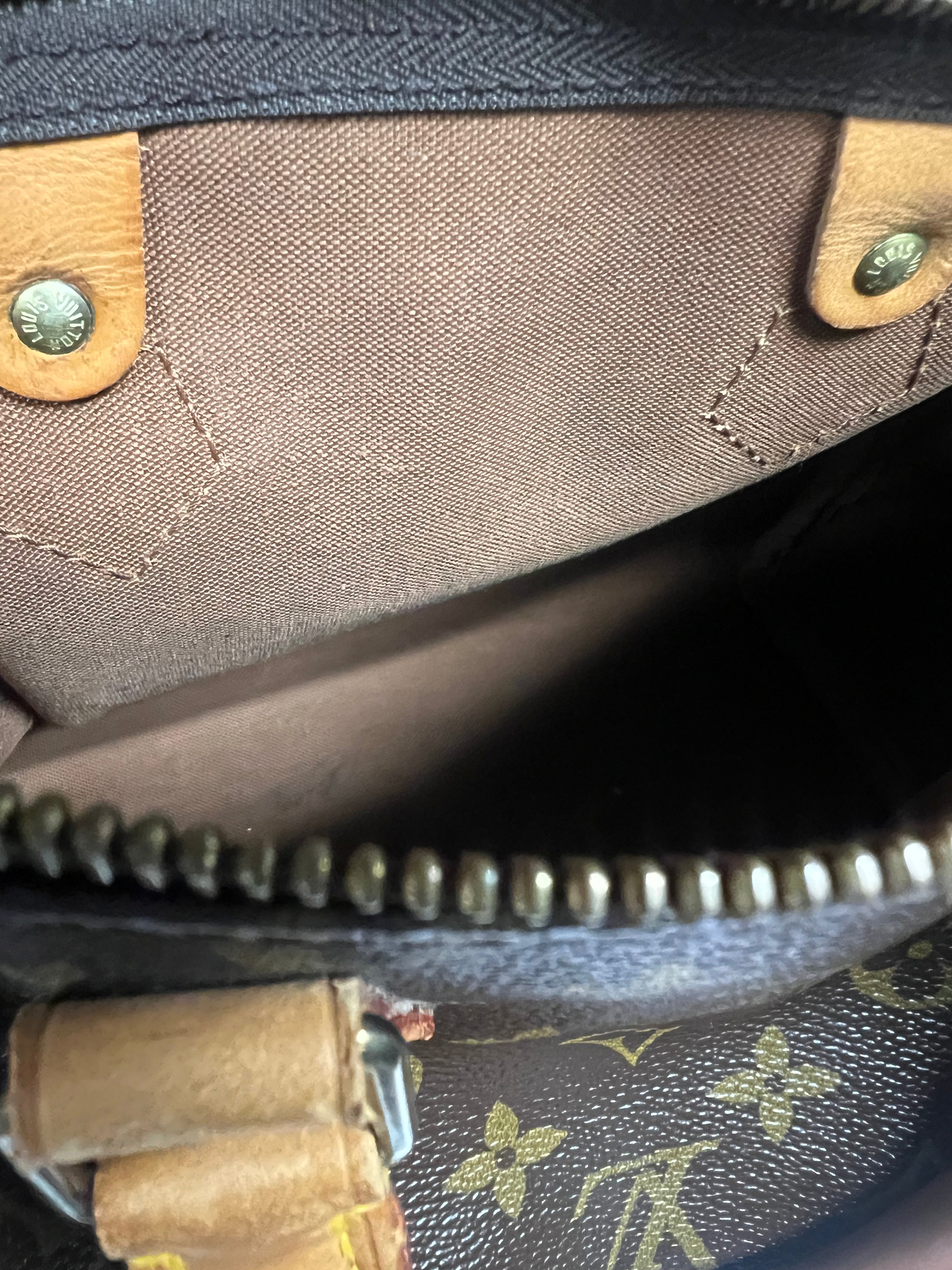 (1990) Louis Vuitton Speedy 25 in Classic Monogram