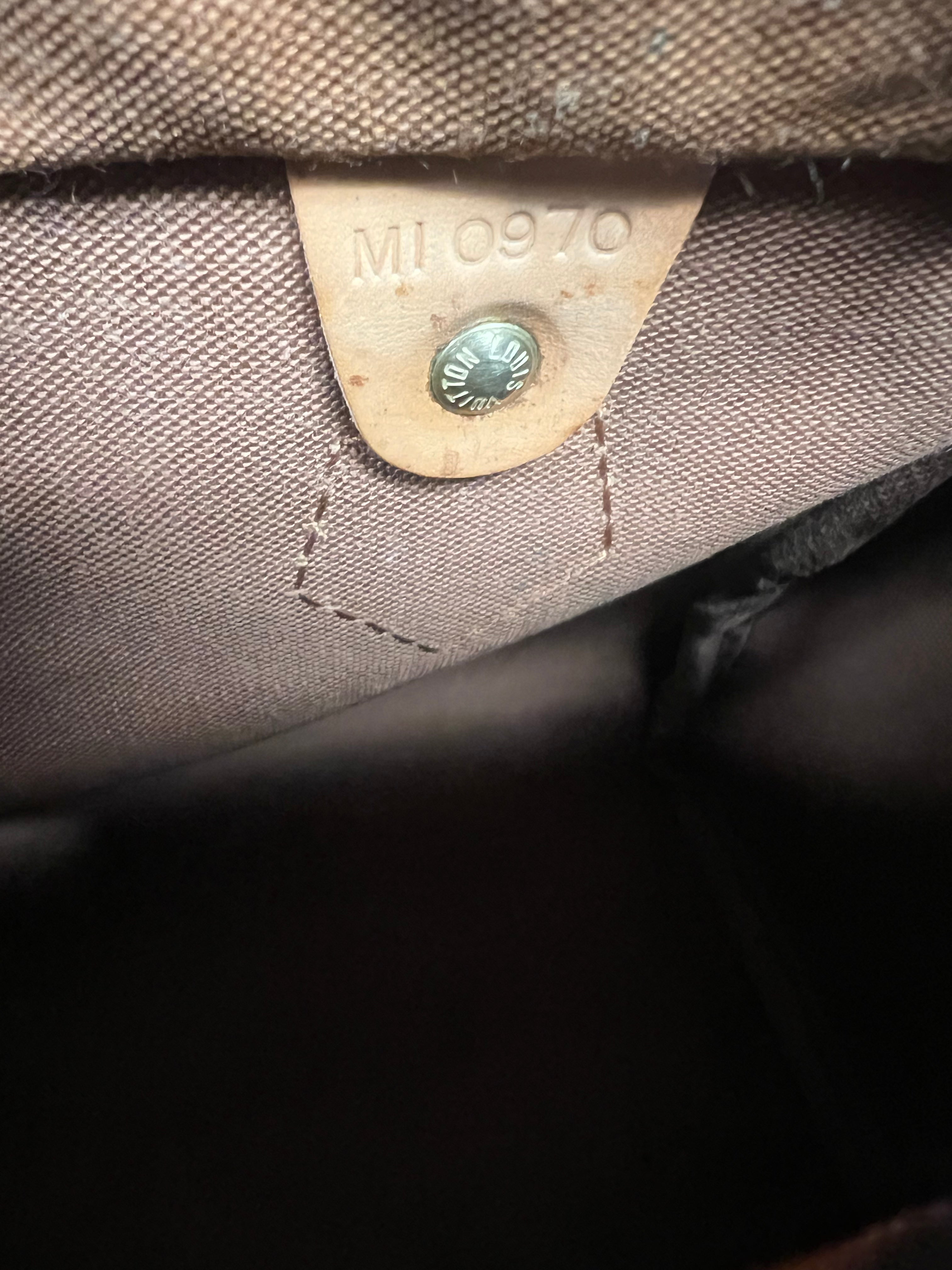 (1990) Louis Vuitton Speedy 25 in Classic Monogram