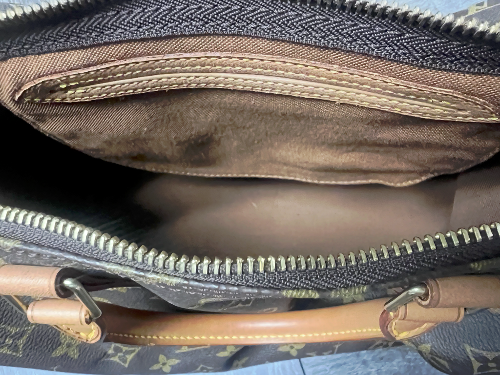 (26) Louis Vuitton Speedy 30