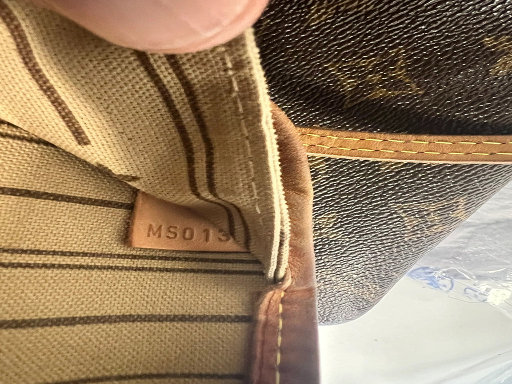 Louis Vuitton Neverfull MM (2009)