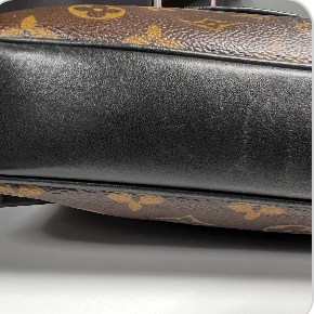 (1993) Louis Vuitton Business MM Messenger Bag in Monogram Macassar Canvas