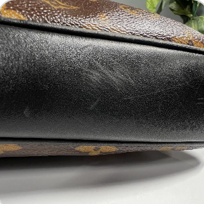(1993) Louis Vuitton Business MM Messenger Bag in Monogram Macassar Canvas