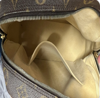 (2006) Louis Vuitton Manhattan PM in the classic Monogram Canvas