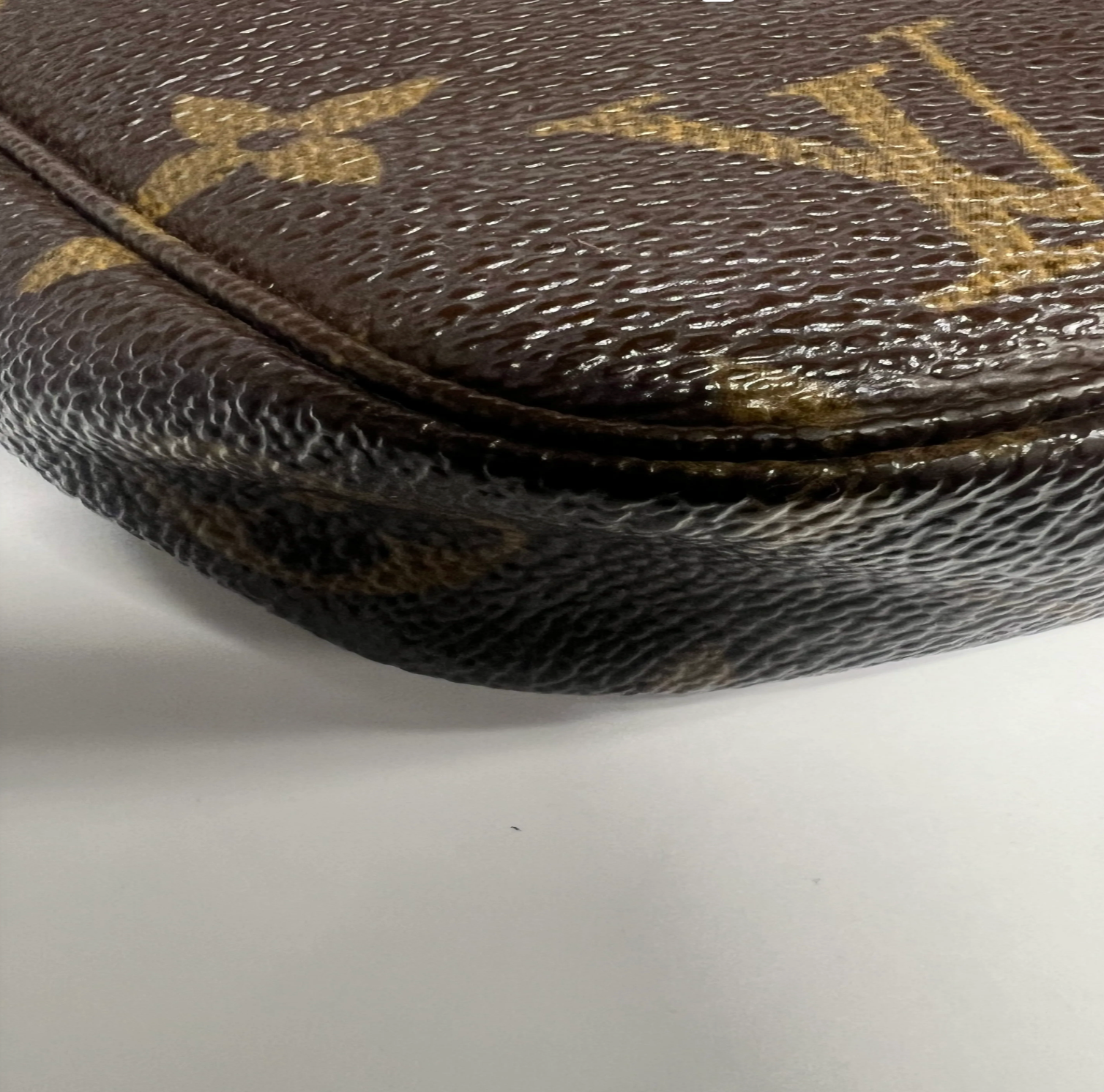 Louis Vuitton Pochette Accessories in Monogram Canvas (2001)